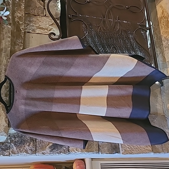 Ike Behar Reversible Soft Cozy Fashion Wrap - Picture 5 of 9